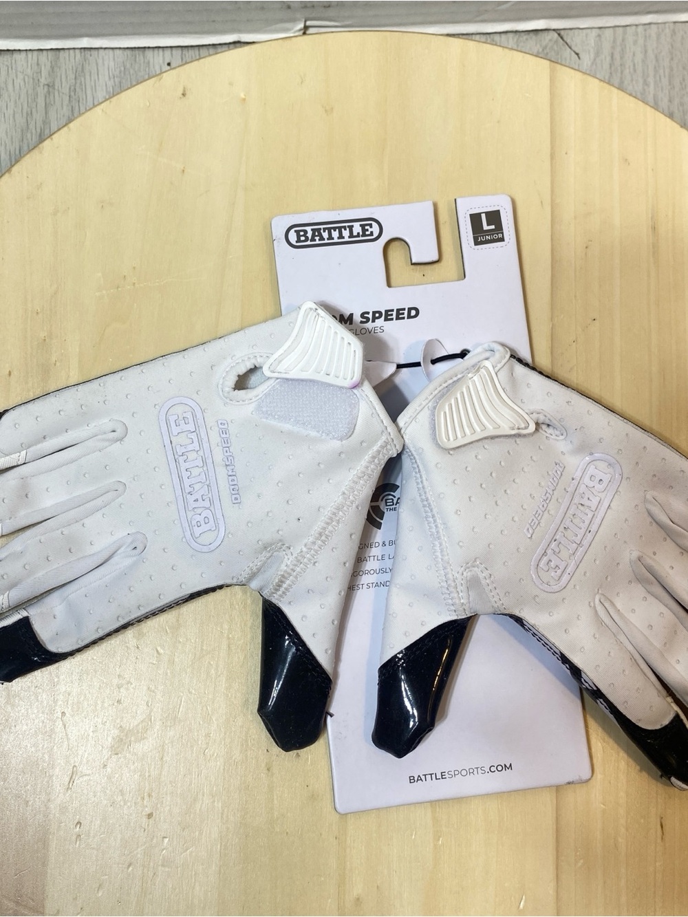 Battle Doom Speed Youth Large Football Gloves White Black  NWT

Att7#674
